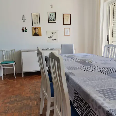 Nyaraló Art House *